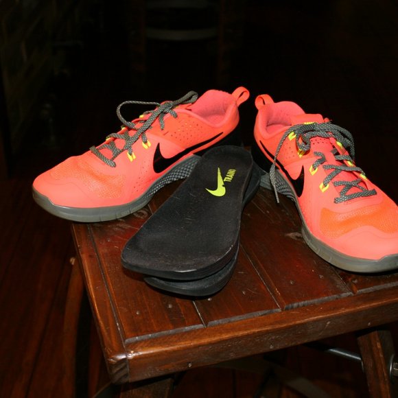 Nike Metcon Hyper-Orange Women's Cross Training Shoes-EXCELLENT CONDITION! - Picture 8 of 9